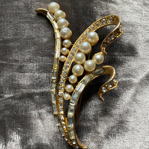 Brooch - Picture 2 of 3
